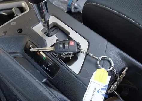 2018 Toyota Rav4 Xle from USA, damaged, VIN 2T3WFREV4JW477870